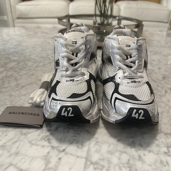 [Authenticated]♡"Balenciaga GRADIENT SNEAKER IN WHITE/BLACK - Picture 2 of 5